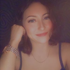 Meet your Posher, Lexi